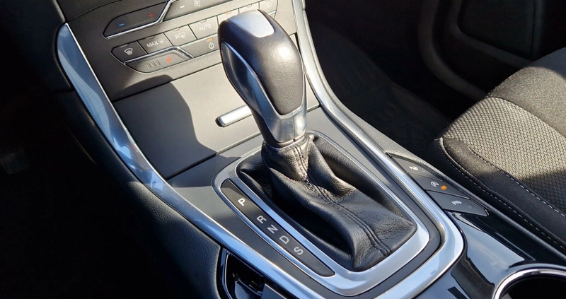 Ford S-Max cena 69900 przebieg: 153976, rok produkcji 2017 z Boguchwała małe 436